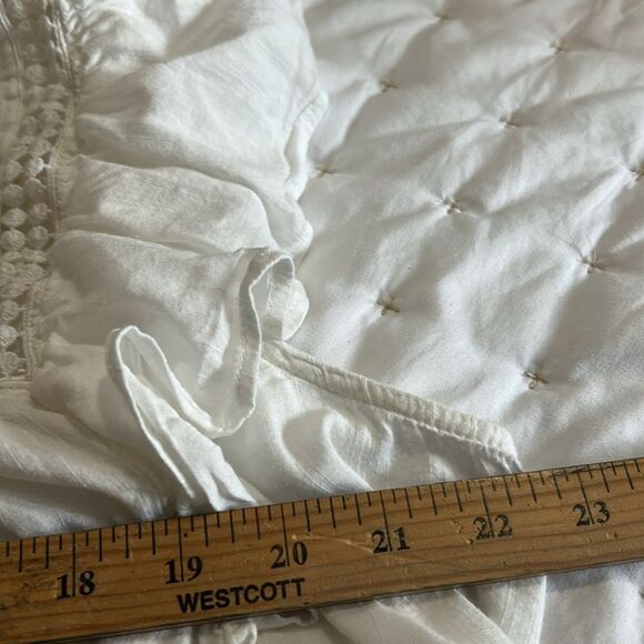 GAP White Ruffle Sleeve Blouse size large - Picture 5 of 8